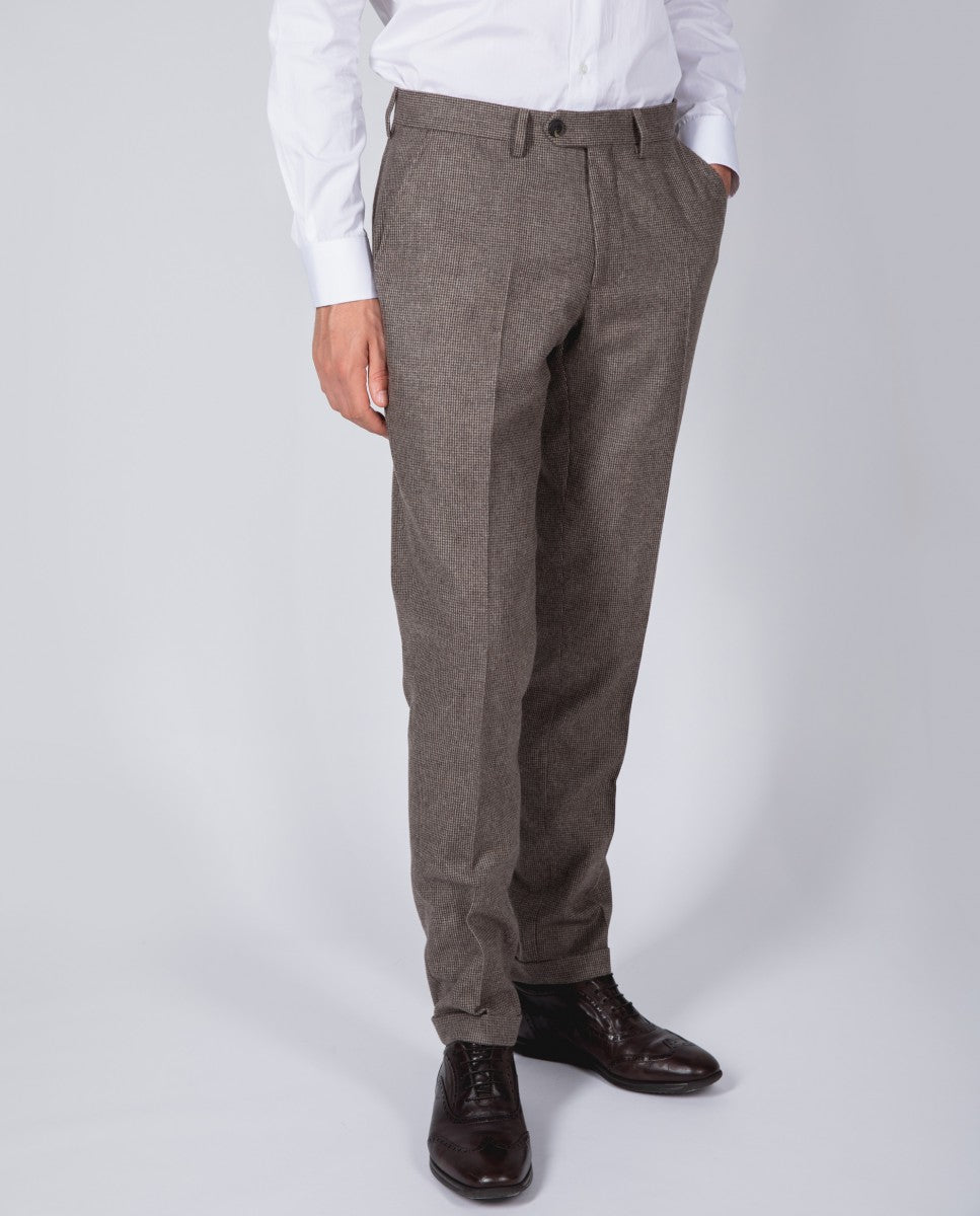 Calças Clássicas Soft Slim em Castanho Escuro