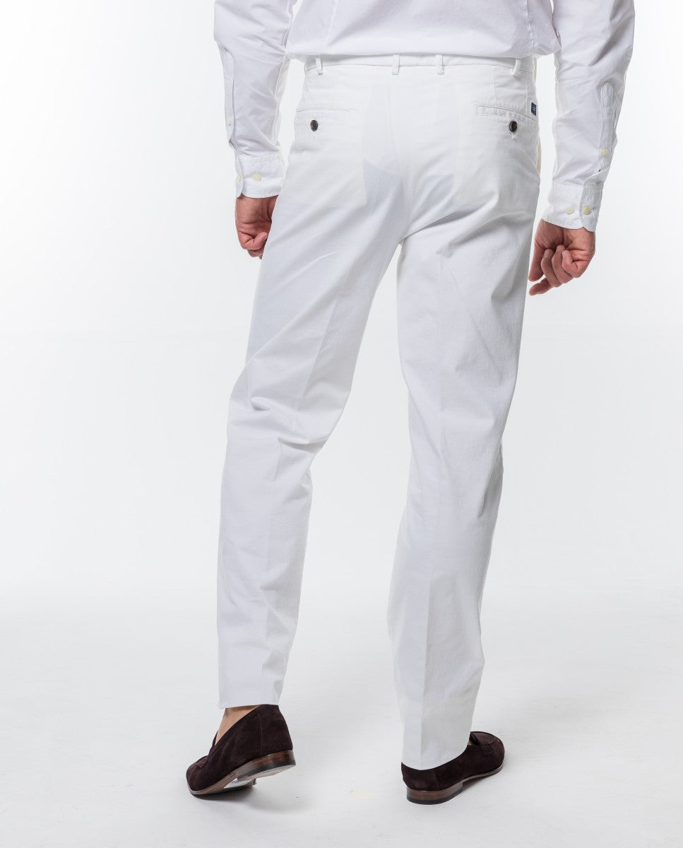 Calças Chinos Regular em Branco